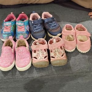 5 pairs of toddler girl shoes / sandles (sz 6)